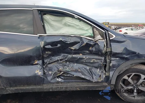 2021 Kia Sportage Lx z USA, uszkodzony, nr VIN KNDPMCAC7M7895447